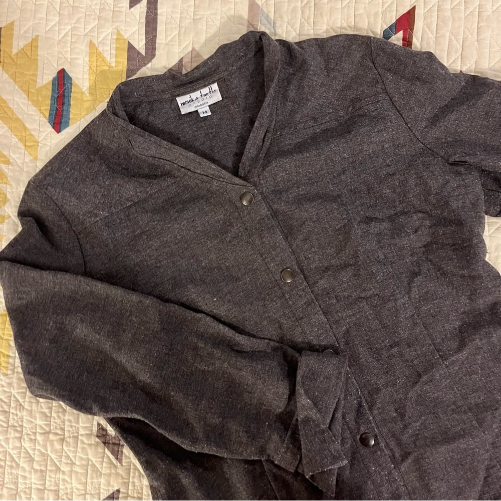 Monika Turtle Linen Buttondown Top